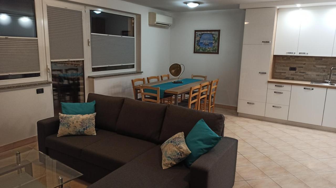 Črni Kal Apartma Apollonio מראה חיצוני תמונה